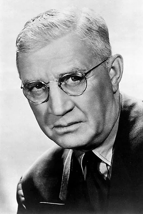 Lloyd Bacon as Man Going to Brooklyn (uncredited)