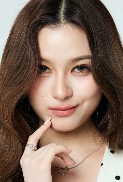 Chanikarn Tangkabodee as Hui's New Friend