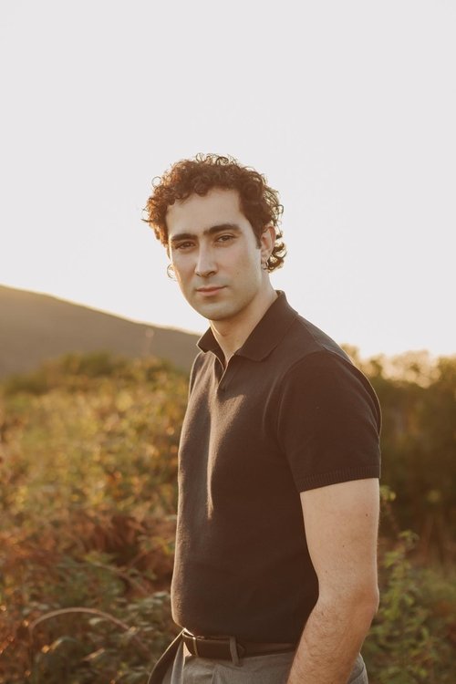 Ander Lacalle as Andoni