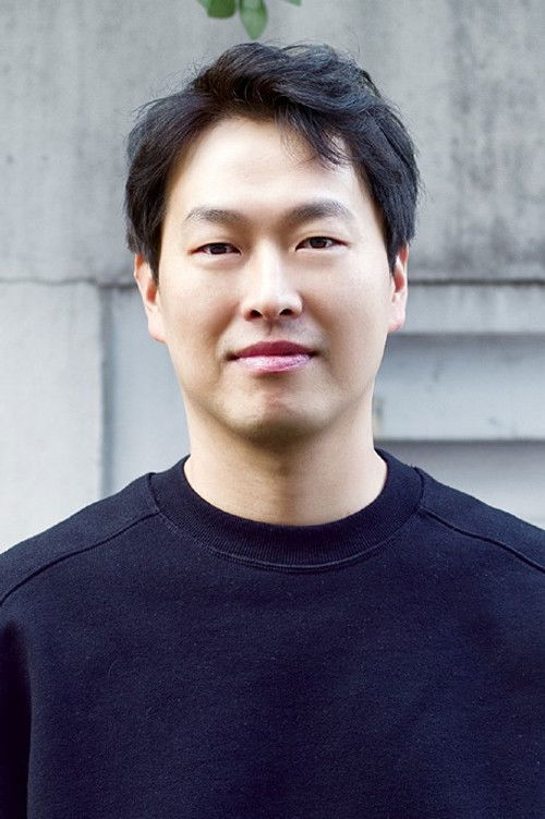 Choi Jung-yol as Writer Ahn's Cousin