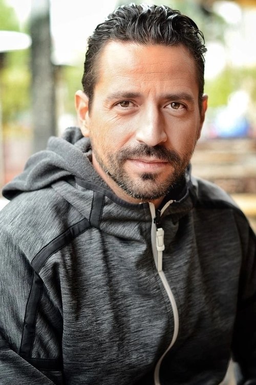 Vladimir Mihaylov as Boris