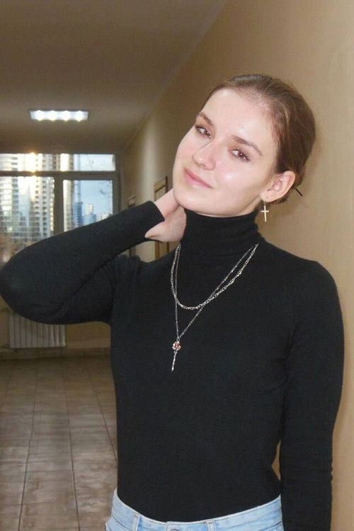 Daria Abrykosova as A Girl