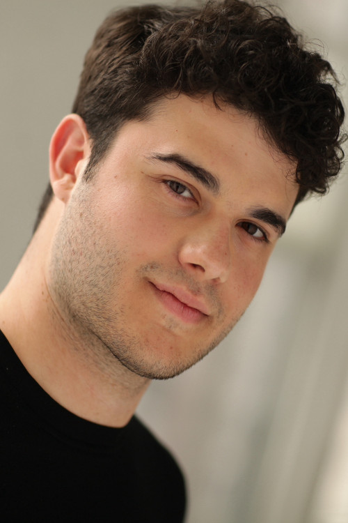 Mario del Cubo as Richard