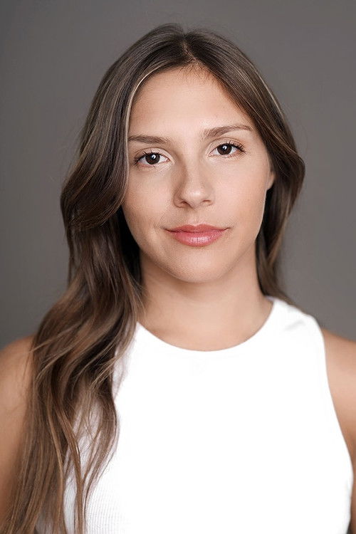 Paulina Vetrano as Zoe Velázquez