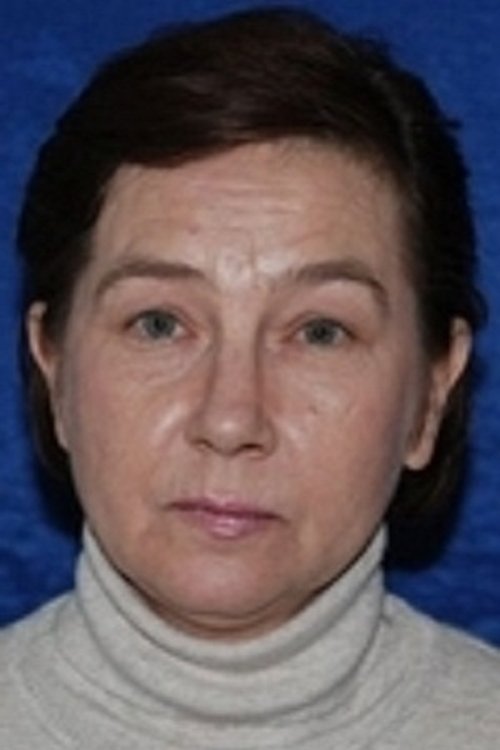 Marina Gapchenko as Grandma