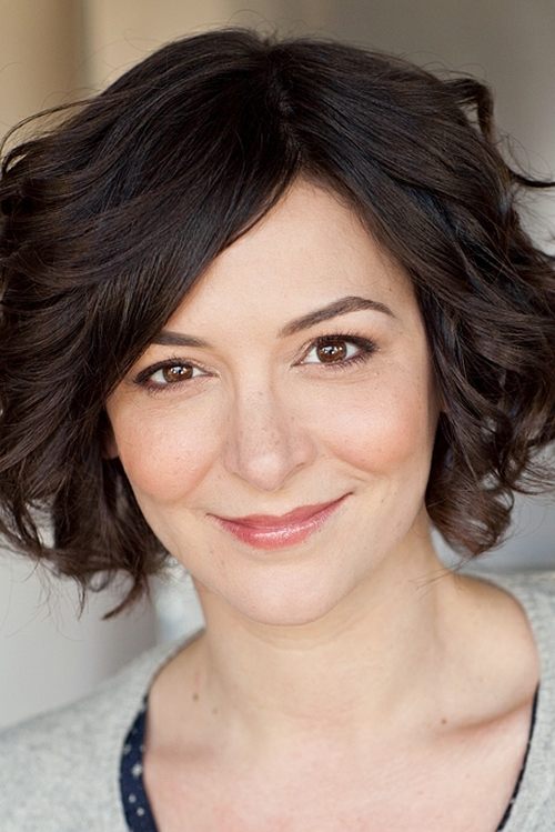 Jaime Andrews as Betty Bobbins