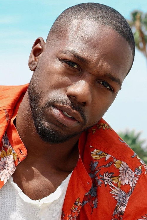 Thomas Mackie as Kyle Scott