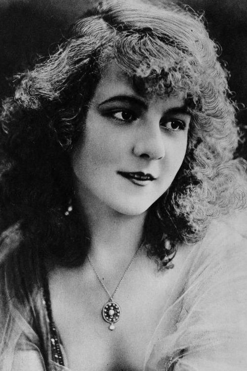 Pauline Curley as Mary Erskine