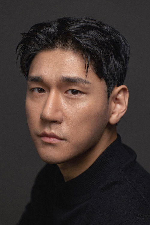 이도영 as South Korean Soldier 2