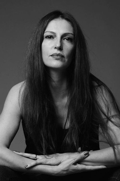 Cláudia Clemente as