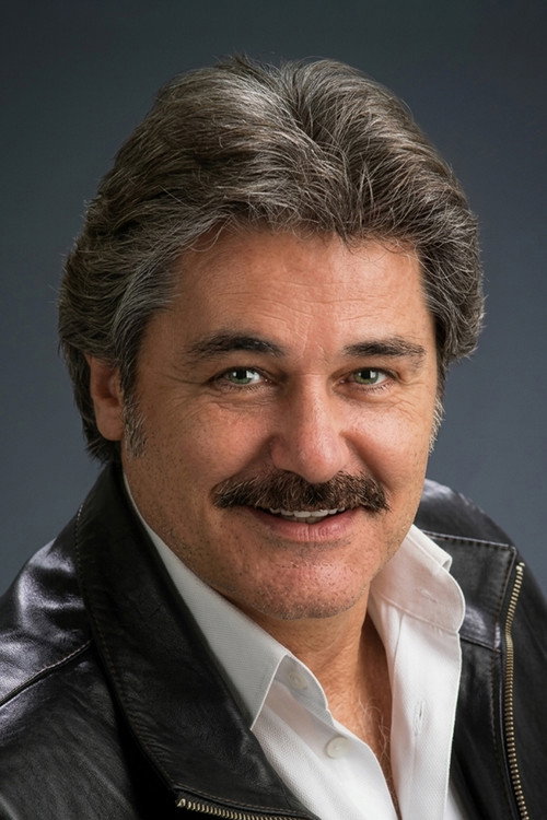 Tuğrul Meteer as Yüzbaşı Ömer