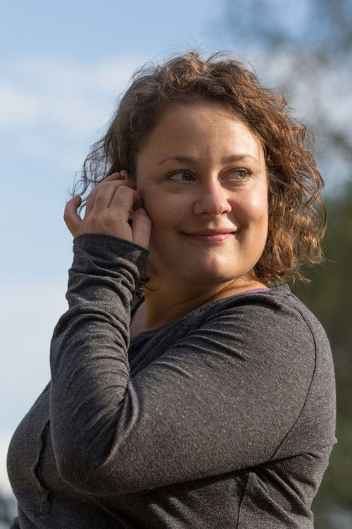 Annabel Faber as Henriette „Henny“ Ritter, geb. Thaler