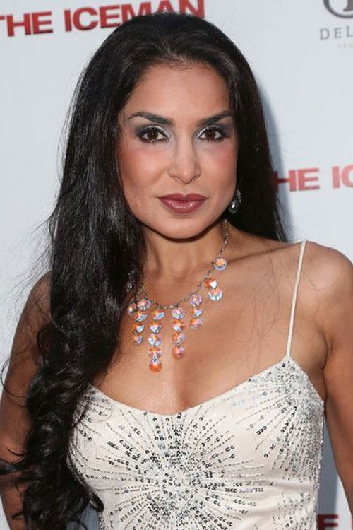 Saye Yabandeh as Shelby