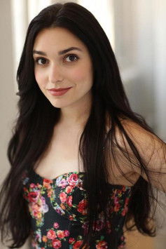 Madeleine Bundy as Susie Bones / others