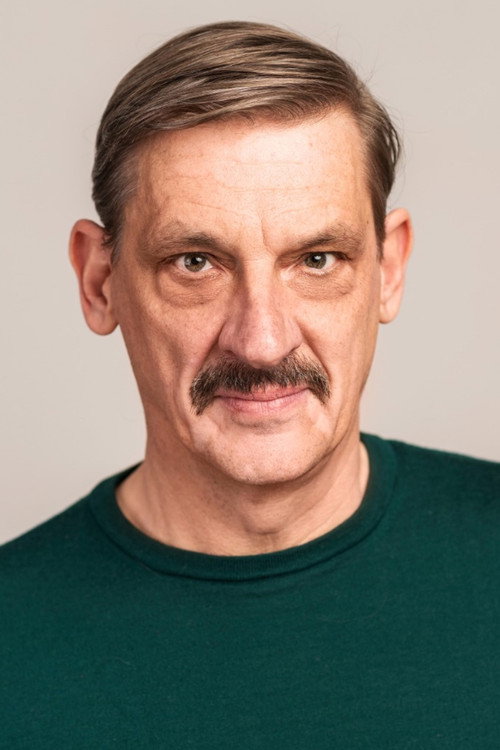 Peter van den Begin as Oscar Batts