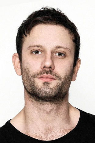 Hernán Contreras as Alonso Errázuriz