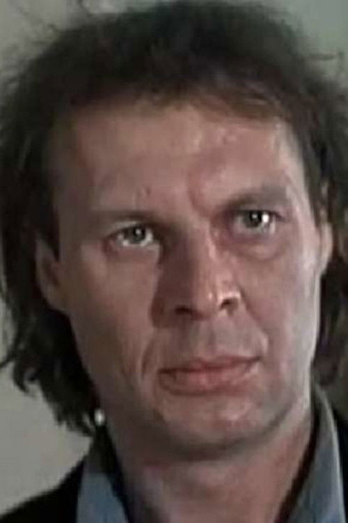 Michael Lampert as Sergey Zhuravlik — arkhitektor, otets 15-letney docheri