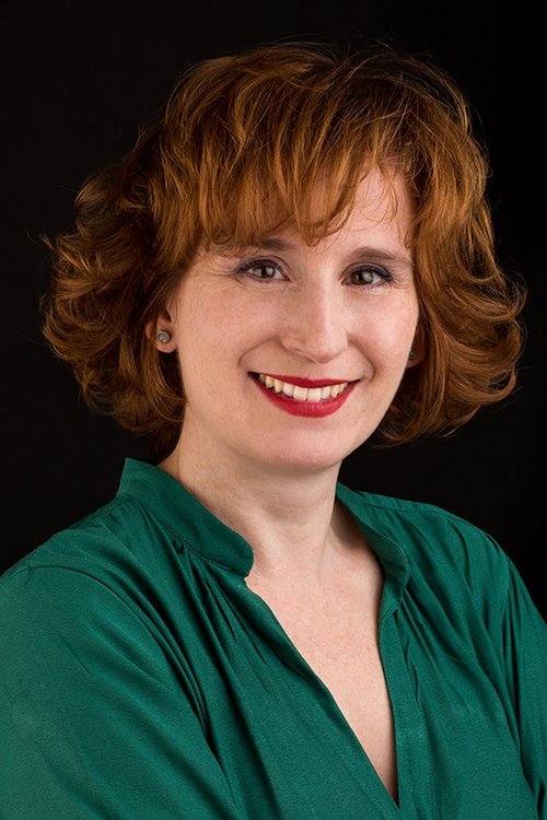 Mari Paz Sayago as Redactora