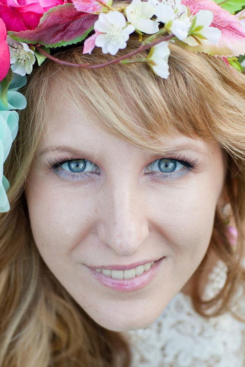 Marina Bochkareva as маникюрщица