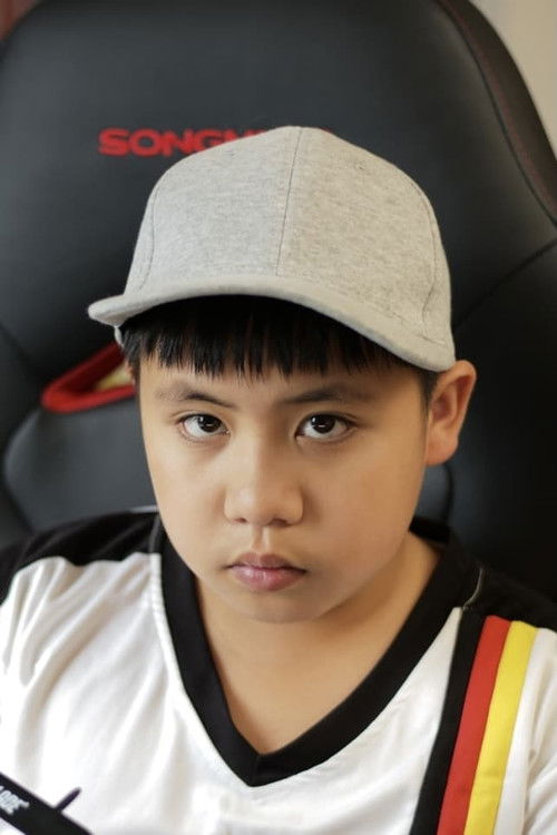 Hoang Minh Ha as Rocco Knuppe