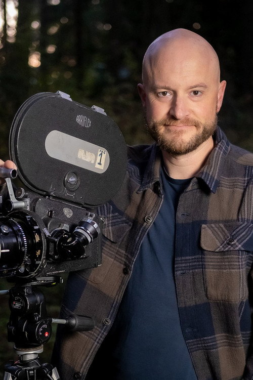 Simon Rasmussen as Narrator (voice)