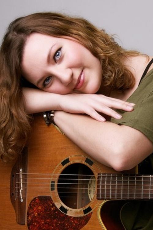 Nola Klop as Female villager (Dutch) (voice)