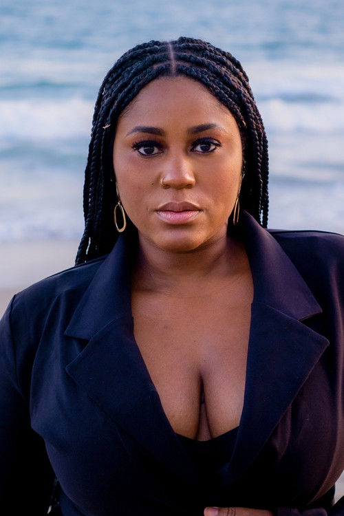 Yhá Mourhia Wright as Mia