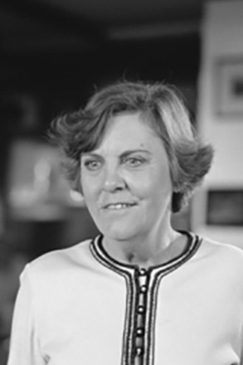 Riet Wieland Los as Martha Zwierus