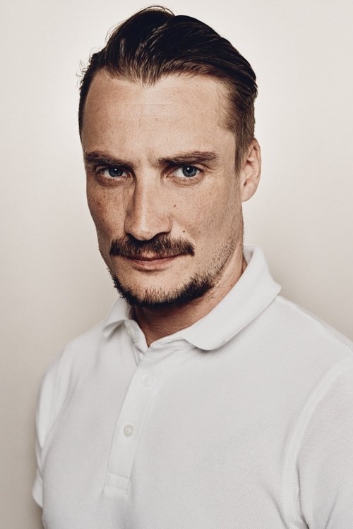 Pierre Lottin as Young man with dog