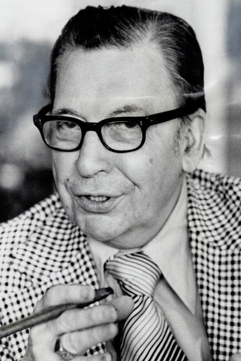 Earl Wilson as Earl Wilson