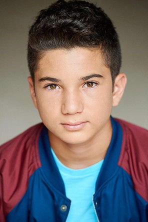 Jonathan Blanco as Pete Carbone
