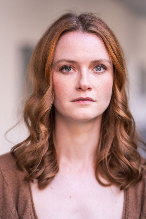 Juliane Behneke as Carolin Gerlach