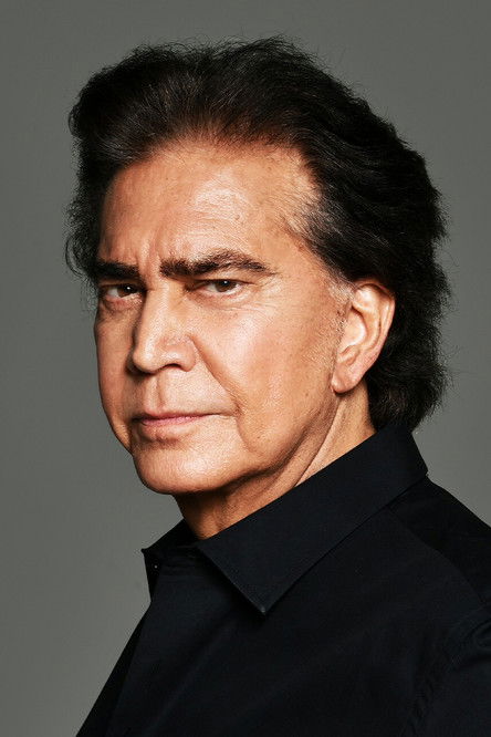 José Luis 'El Puma' Rodríguez as El Uñas