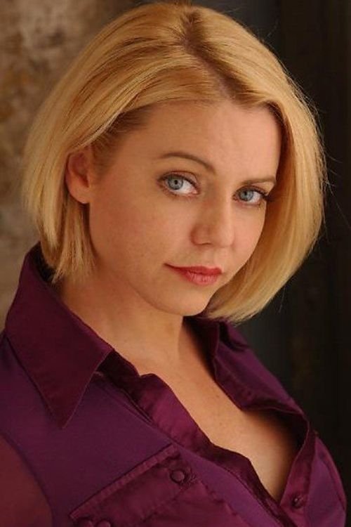 Kirsten Maryott as Amelia