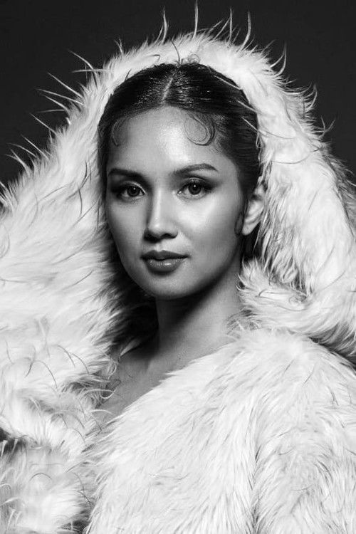 Roxanne Barcelo as