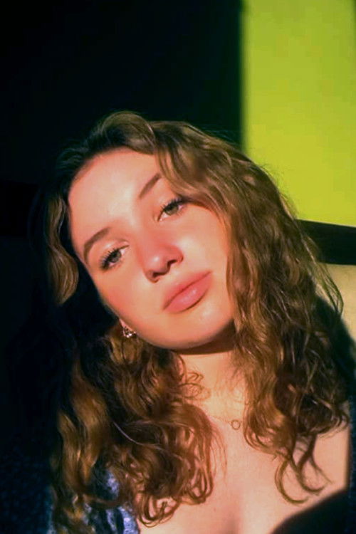 Martha Macdonald-Roach as Ruth