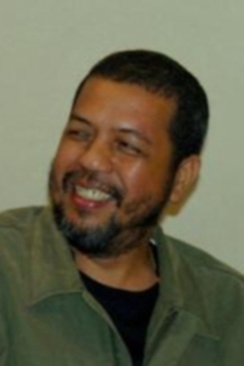 Larry Manda as Bodyguard