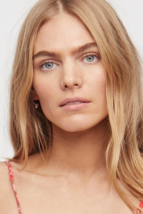 Maritza Veer as Samantha Ford