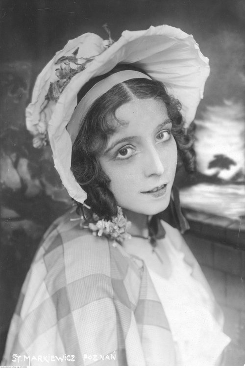 Barbara Ludwiżanka as Jadwia Ostrzeńska, matka Barbary