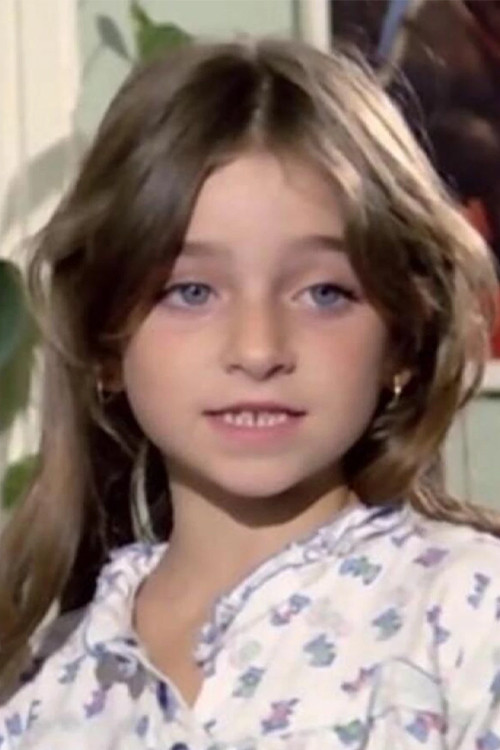 Zeynep Çayıroğlu as Nurten