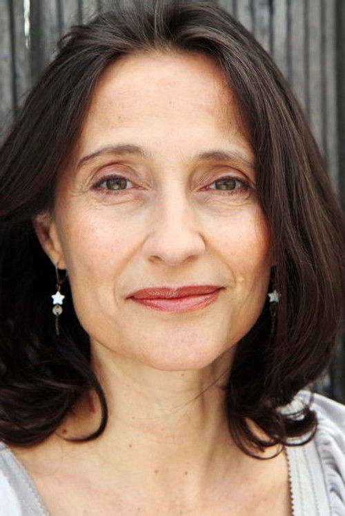 Sandra Nedeleff as Reporterin