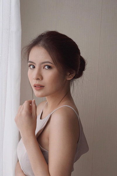 Sonya Pandarmawan as Ibu Kevin Muda