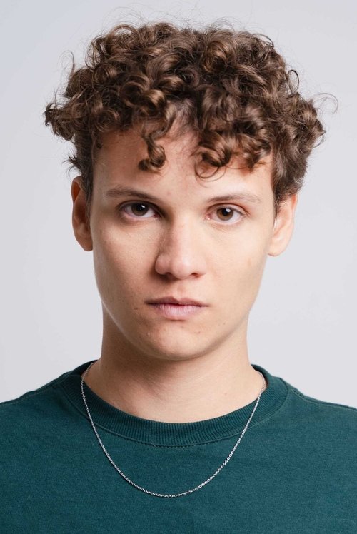 Lucas Carvalho as Guilherme