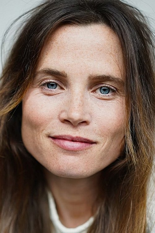 Gitte Witt as Maggie