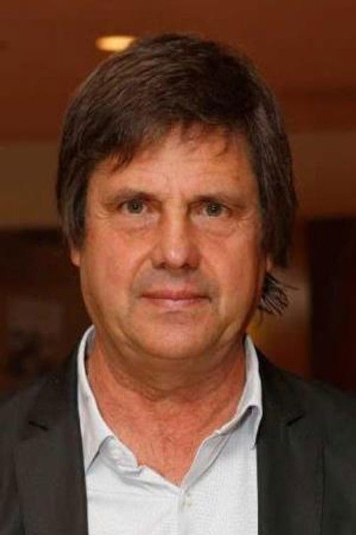 Manuel Arouca as António