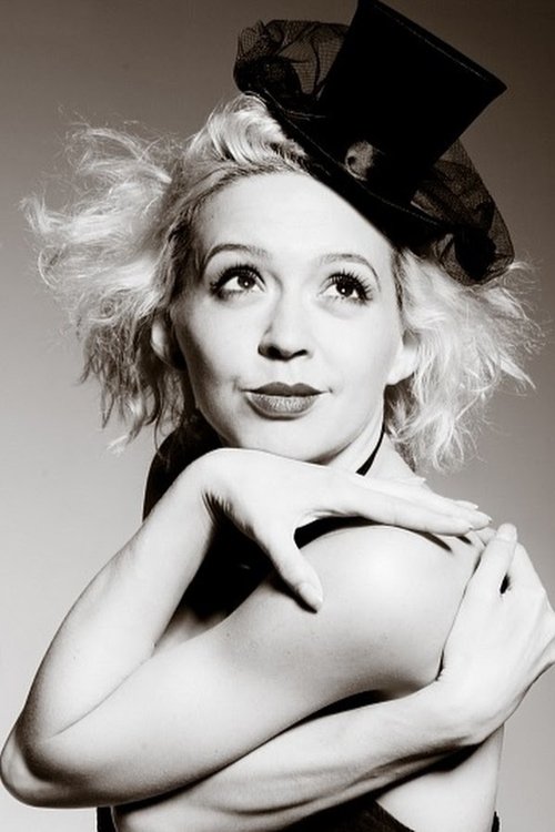 Ekaterina Pirogovskaya as Praxinoscope / Violet