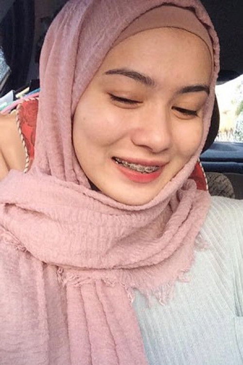 Aien Zahalan as Diana