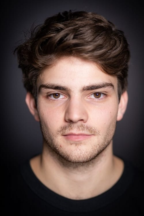 Nathan Naenen as Benjamin