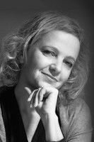 Vicky Thalassinou as 