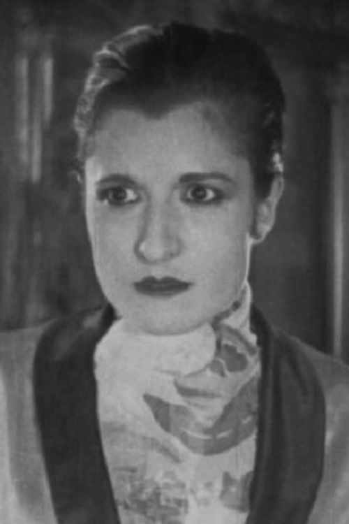 Laura De Cardi as Dorina
